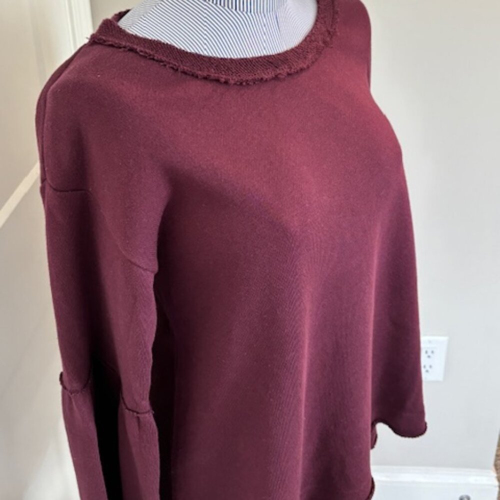 Caslon Sweatshirt w/Fluted Sleeve (M)